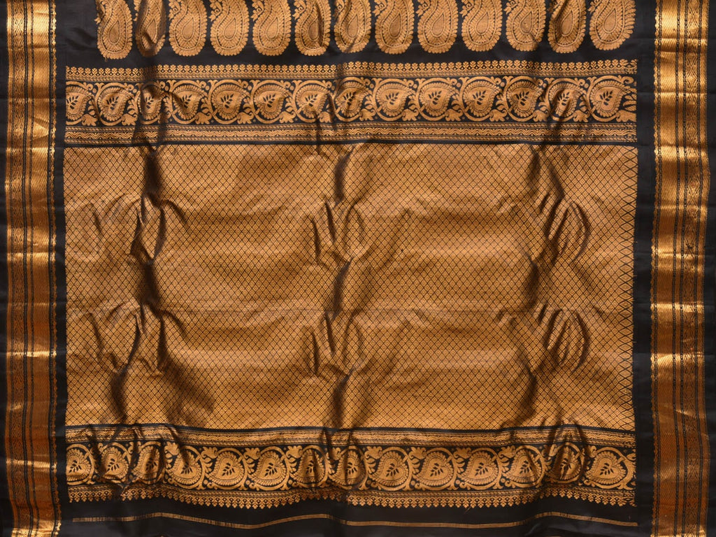 Cream and Black Gadwal Silk Handloom Saree with Mango Pallu and Border Design g0337