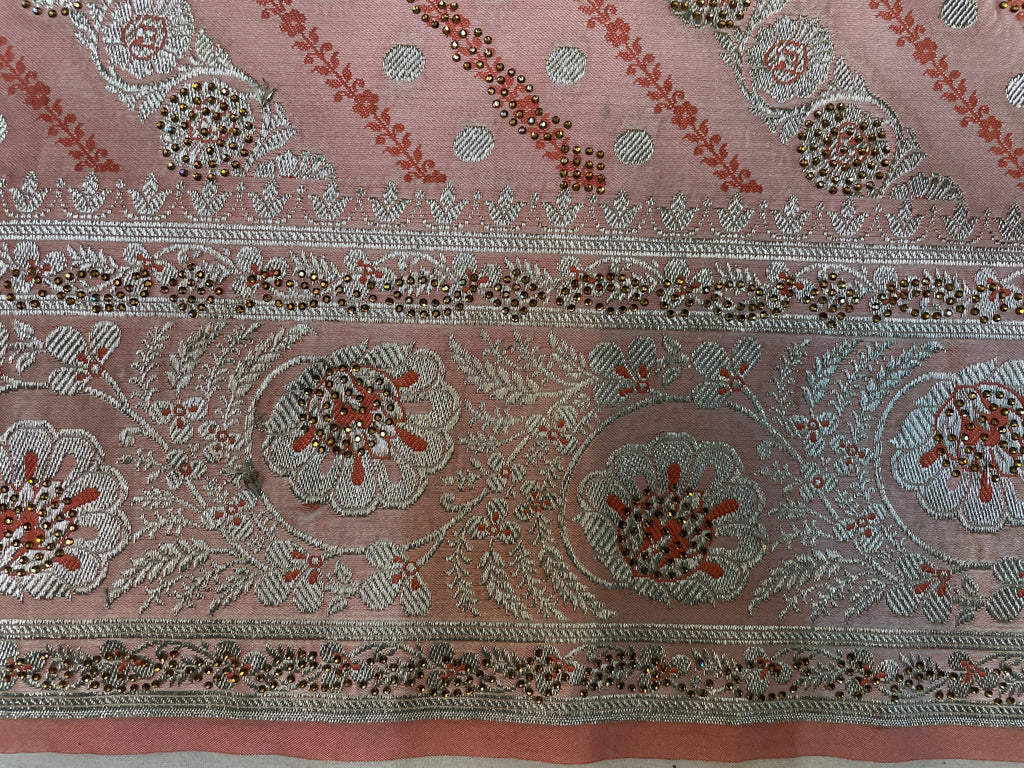 Baby Pink Katan Banarasi Saree with Silver Zari Floral Weaving And Grand Pallu B0630ds