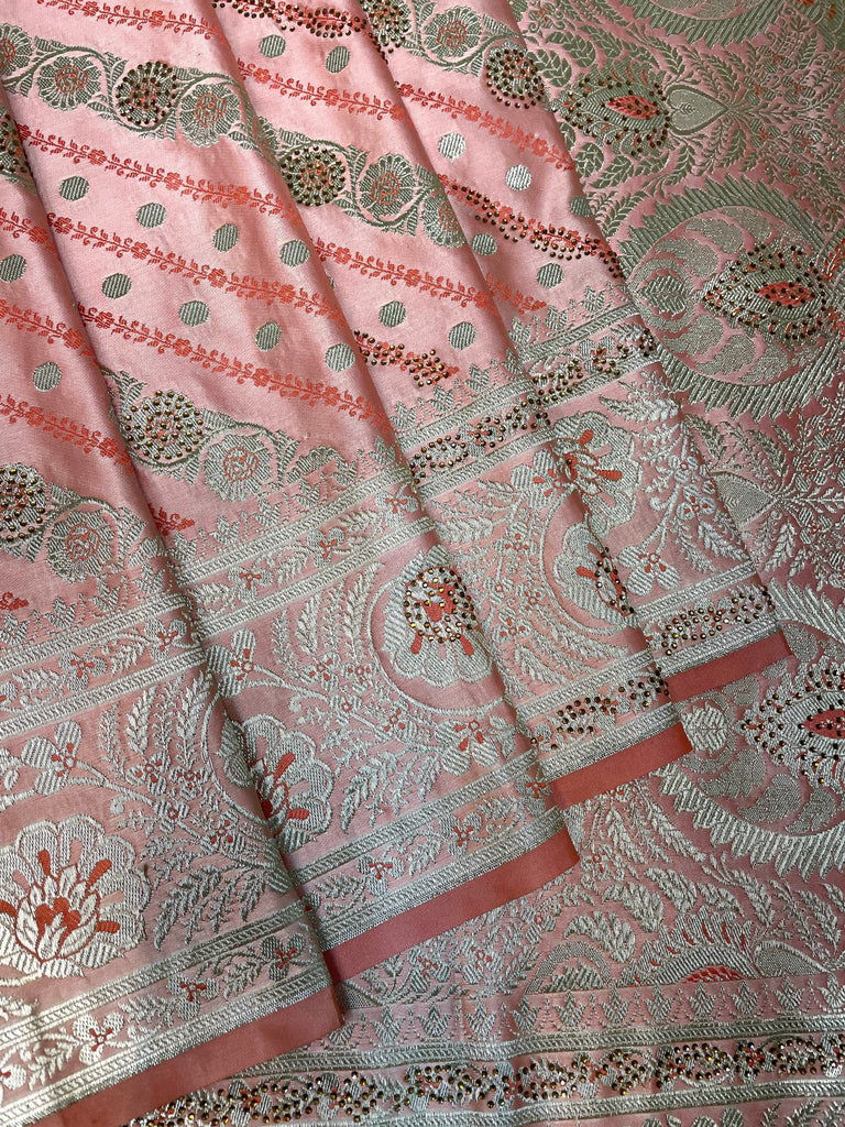 Baby Pink Katan Banarasi Saree with Silver Zari Floral Weaving And Grand Pallu B0630ds