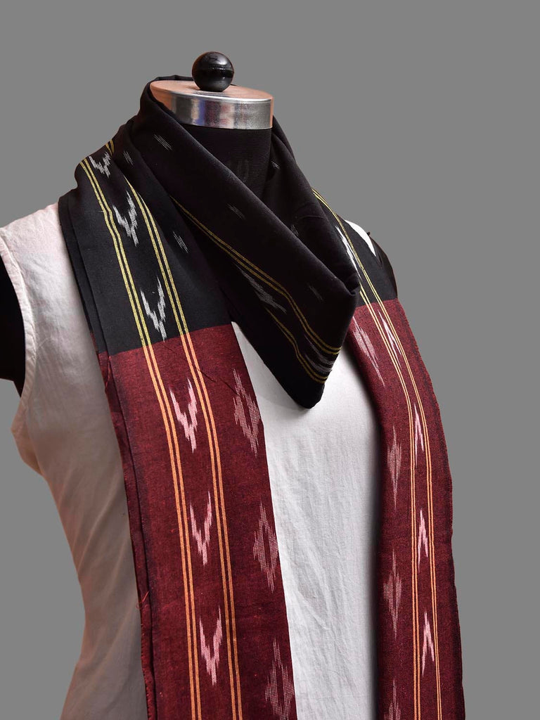 Black and Maroon Pochampally Ikat Cotton Handloom Dupatta with Buta Pallu Design ds3909