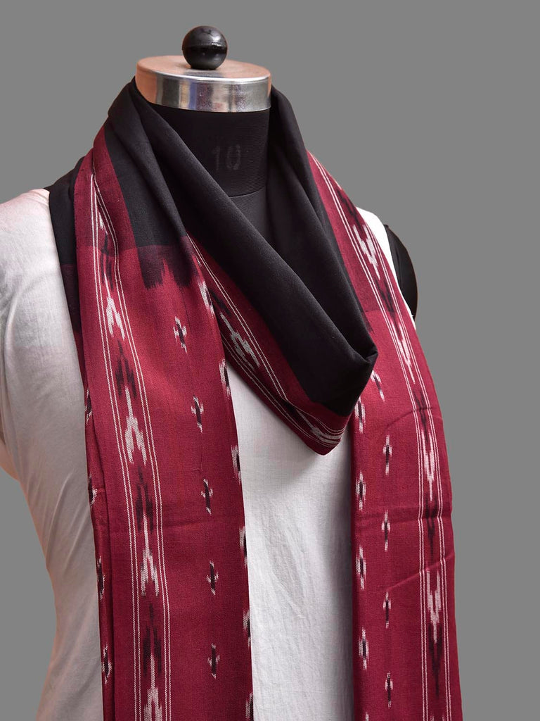 Black and Maroon Pochampally Ikat Cotton Handloom Dupatta with Buta Pallu Design ds3915