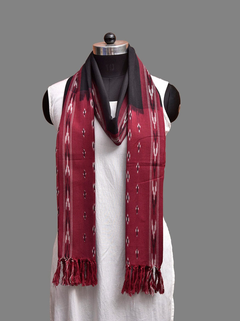 Black and Maroon Pochampally Ikat Cotton Handloom Dupatta with Buta Pallu Design ds3915