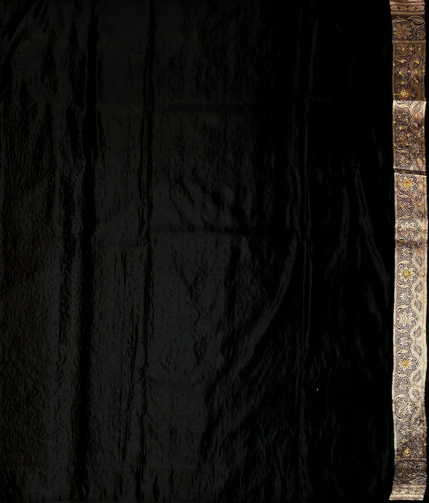 Black Katan Banarasi Saree with Silver Zari Floral Weaving And Grand Pallu B0647ds
