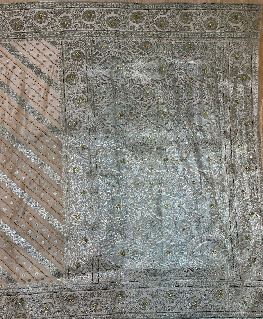 Cream Katan Banarasi Saree with Silver Zari Floral Weaving And Grand Pallu B0626ds