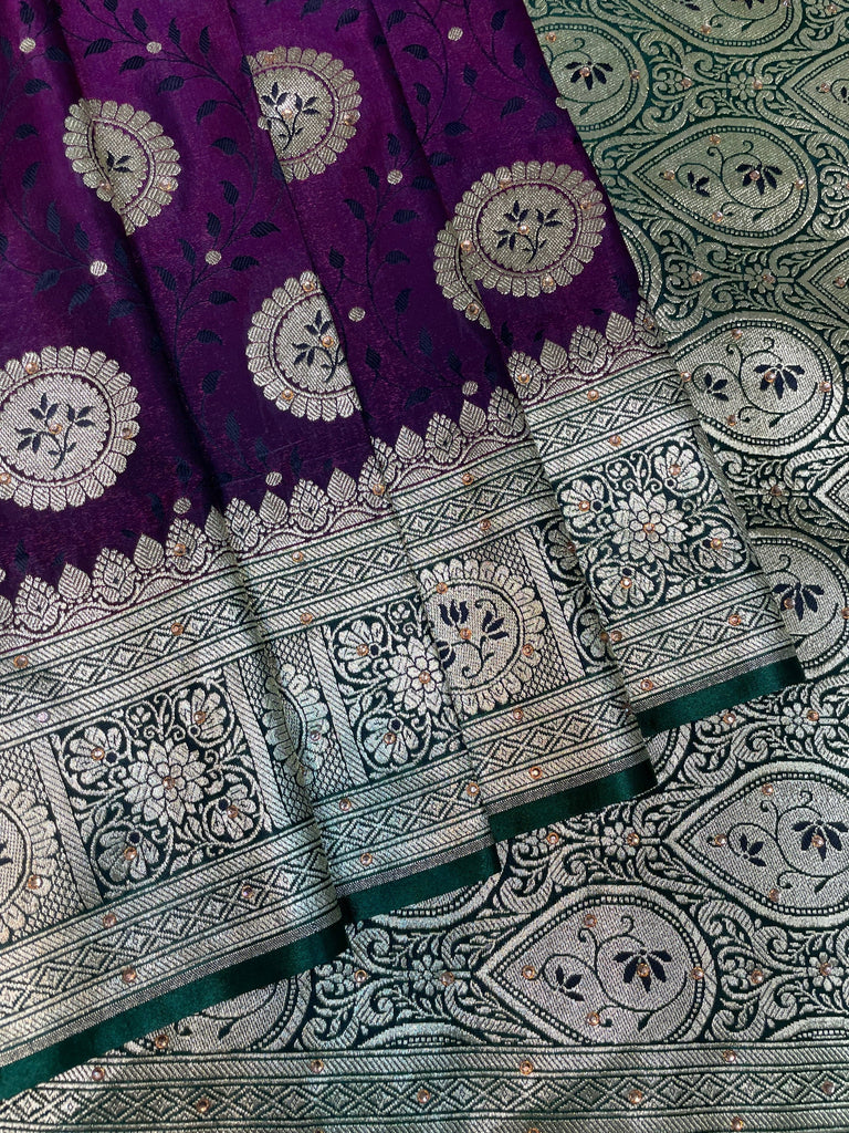 Dark Purple Katan Banarasi Saree with Silver Zari Floral Weaving And Grand Pallu B0640ds