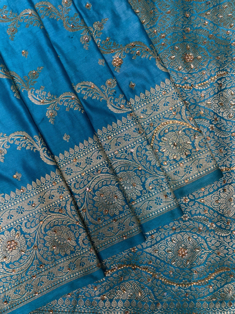 Light Blue Katan Banarasi Saree with Silver Zari Floral Weaving And Grand Pallu B0596ds