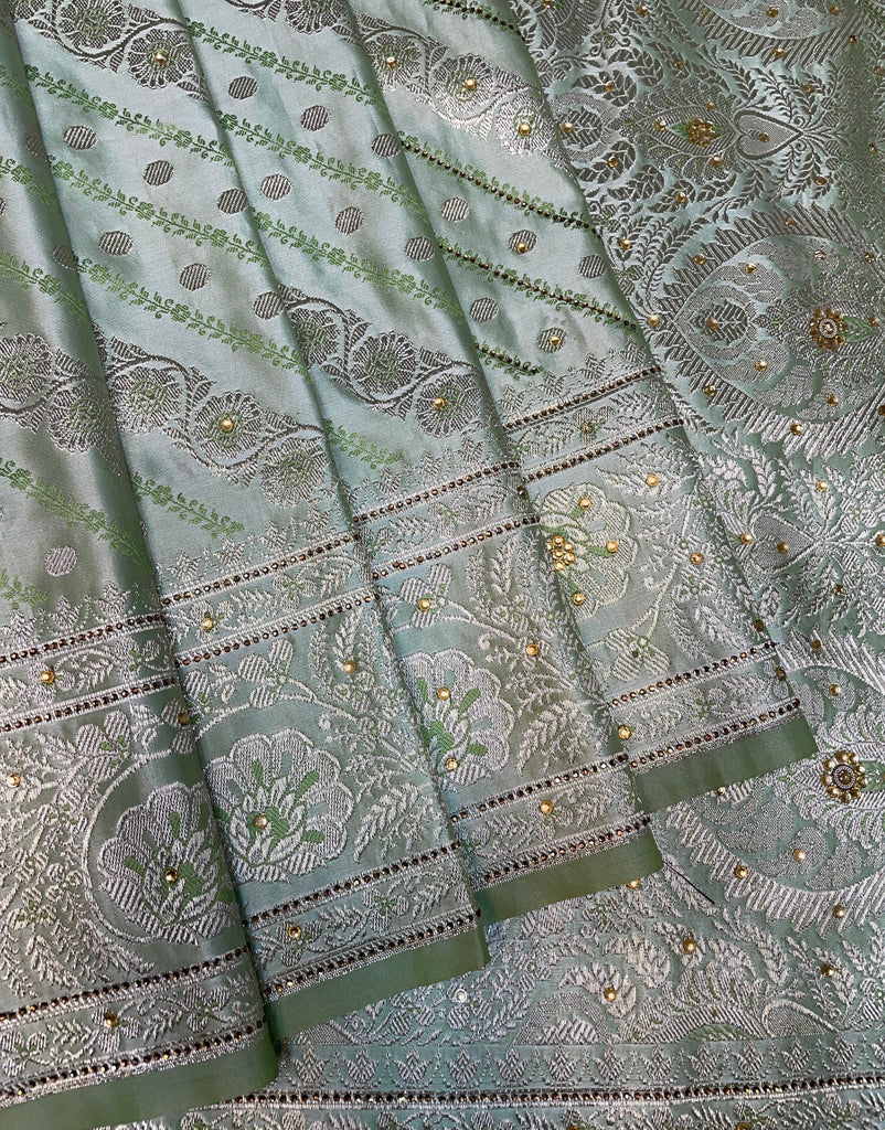 Light Green Katan Banarasi Saree with Silver Zari Floral Weaving And Grand Pallu B0628ds