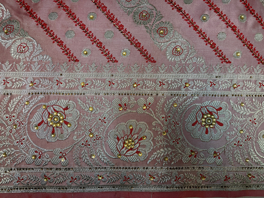 Light Pink Katan Banarasi Saree with Silver Zari Floral Weaving And Grand Pallu B0599ds