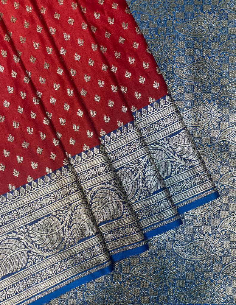 Maroon And Blue Katan Banarasi Saree with Silver Zari Floral Weaving And Grand Pallu B0581ds