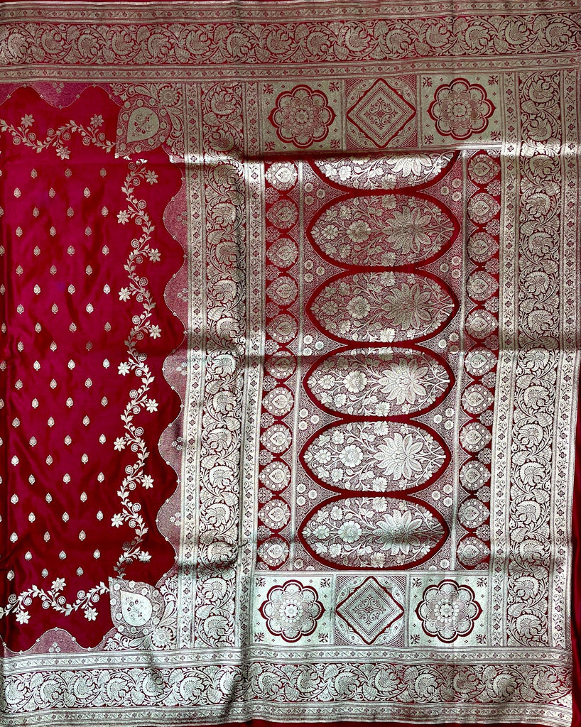 Maroon Katan Banarasi Saree with Silver Zari Floral Weaving And Grand Pallu B0645ds