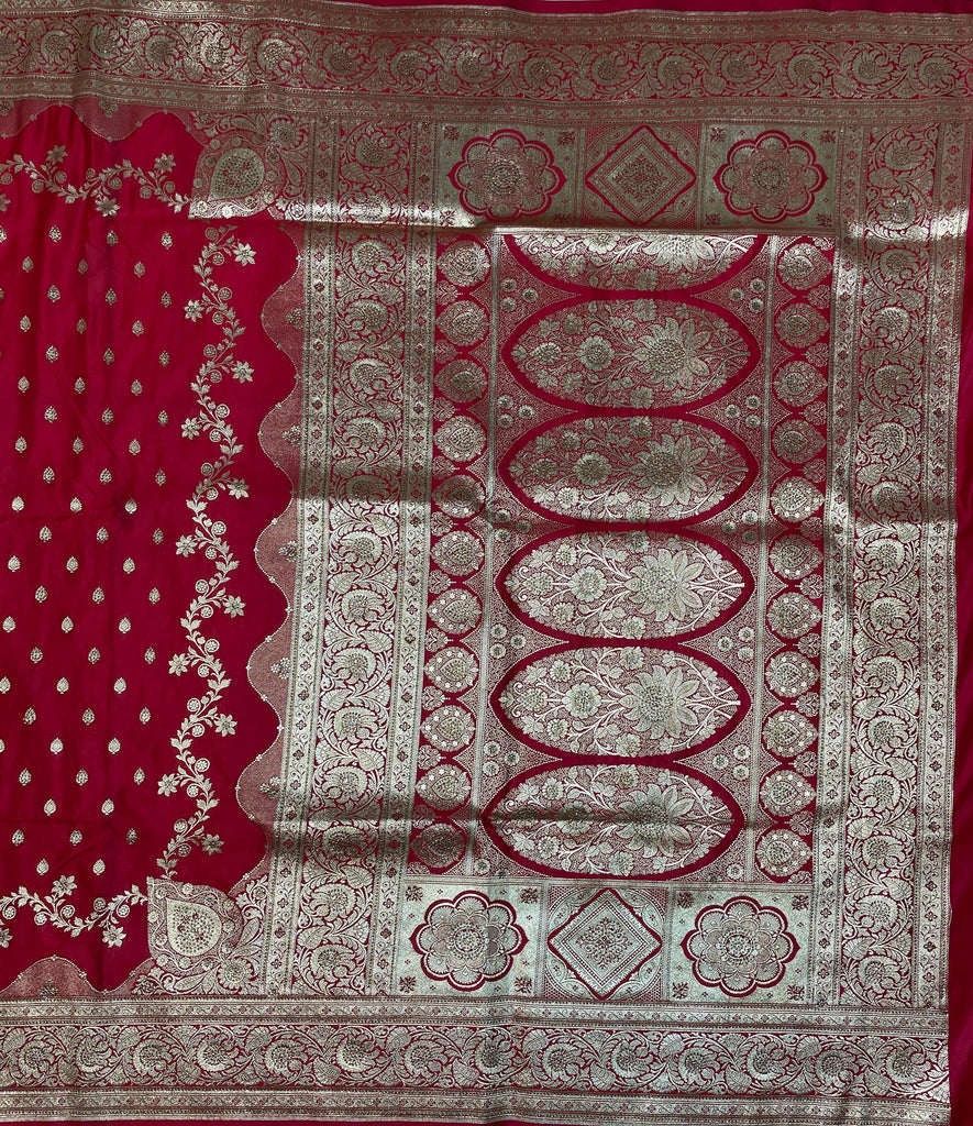 Pink Katan Banarasi Saree with Silver Zari Floral Weaving And Grand Pallu B0634ds