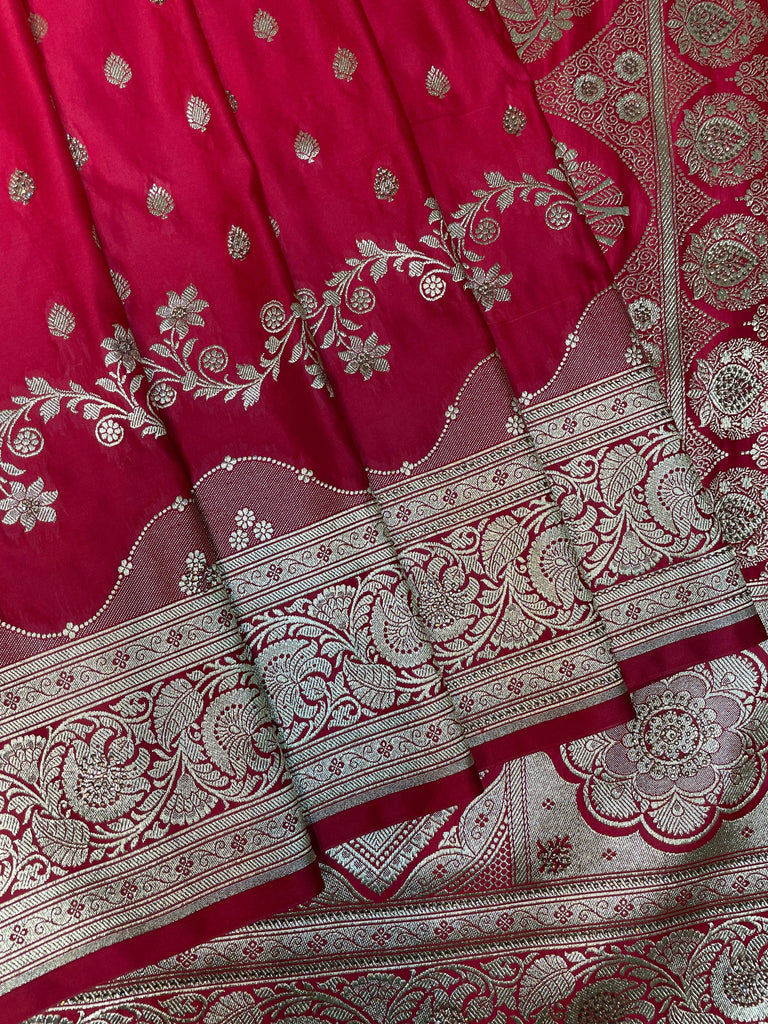 Pink Katan Banarasi Saree with Silver Zari Floral Weaving And Grand Pallu B0634ds