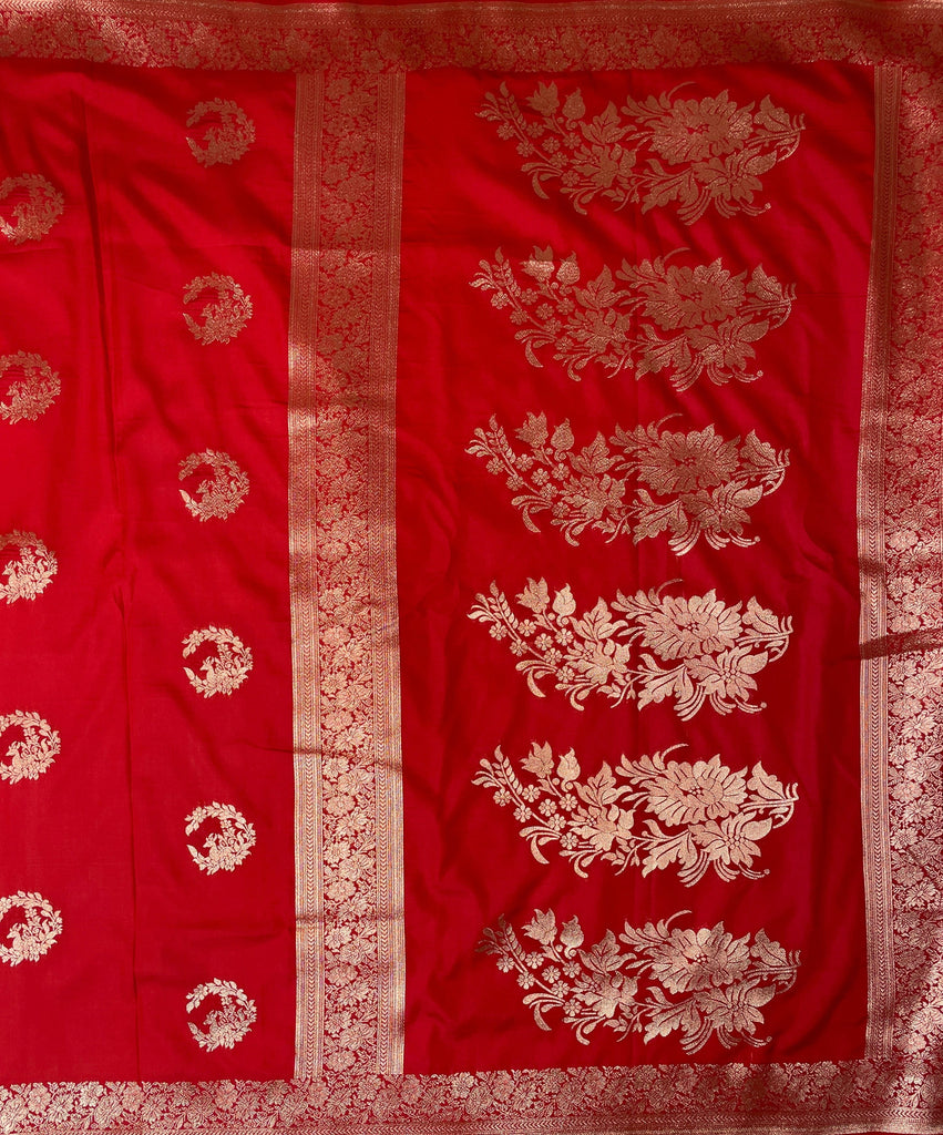Red Banaras Viscose Katan Saree with Silver Zari Floral Weaving And Grand Pallu B0550ds