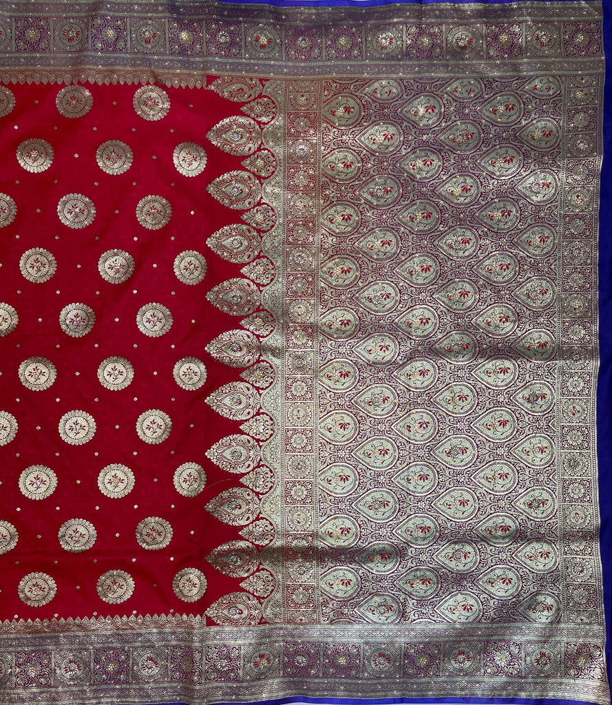 Red Katan Banarasi Saree with Silver Zari Floral Weaving And Grand Pallu B0638ds