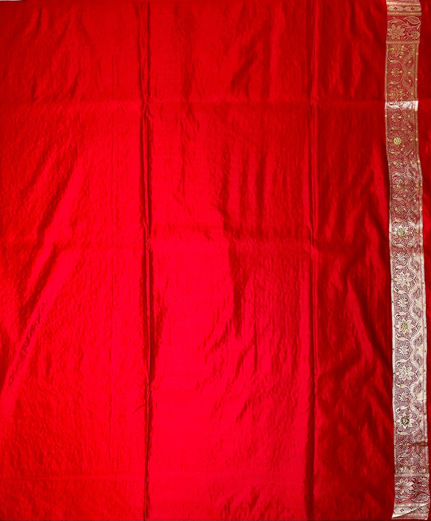 Red Katan Banarasi Saree with Silver Zari Floral Weaving And Grand Pallu B0642ds