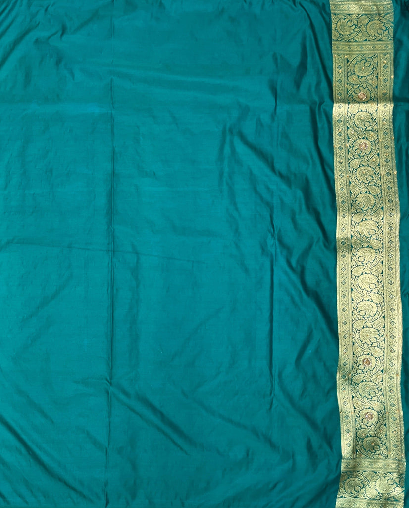 Teal Blue And Red Katan Banarasi Saree with Silver Zari Floral Weaving And Grand Pallu B0633ds