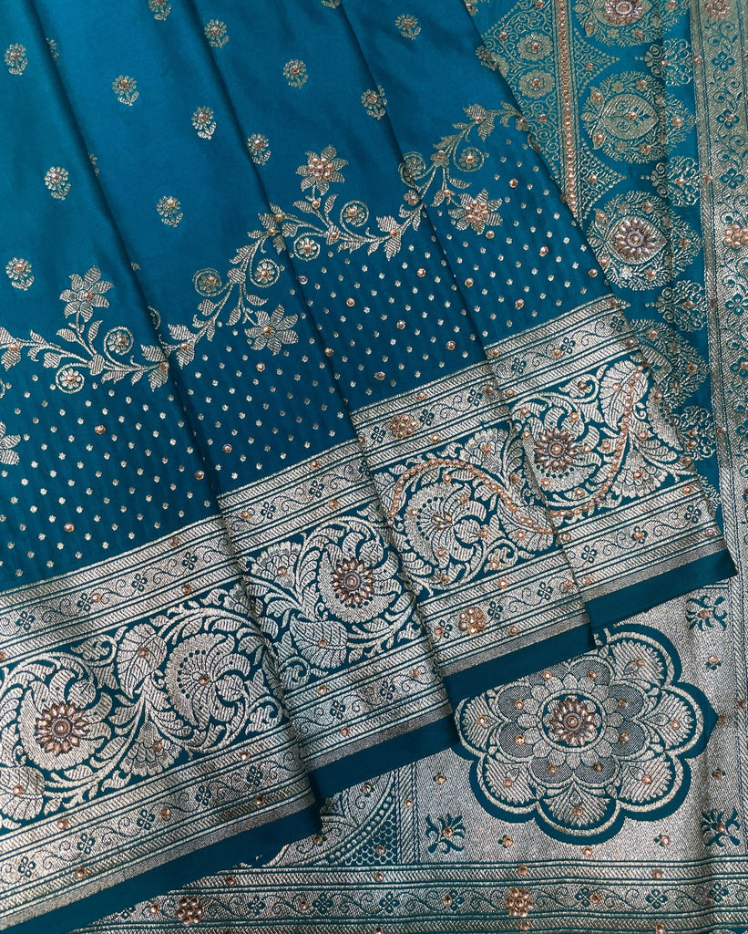 Teal Blue And Red Katan Banarasi Saree with Silver Zari Floral Weaving And Grand Pallu B0633ds