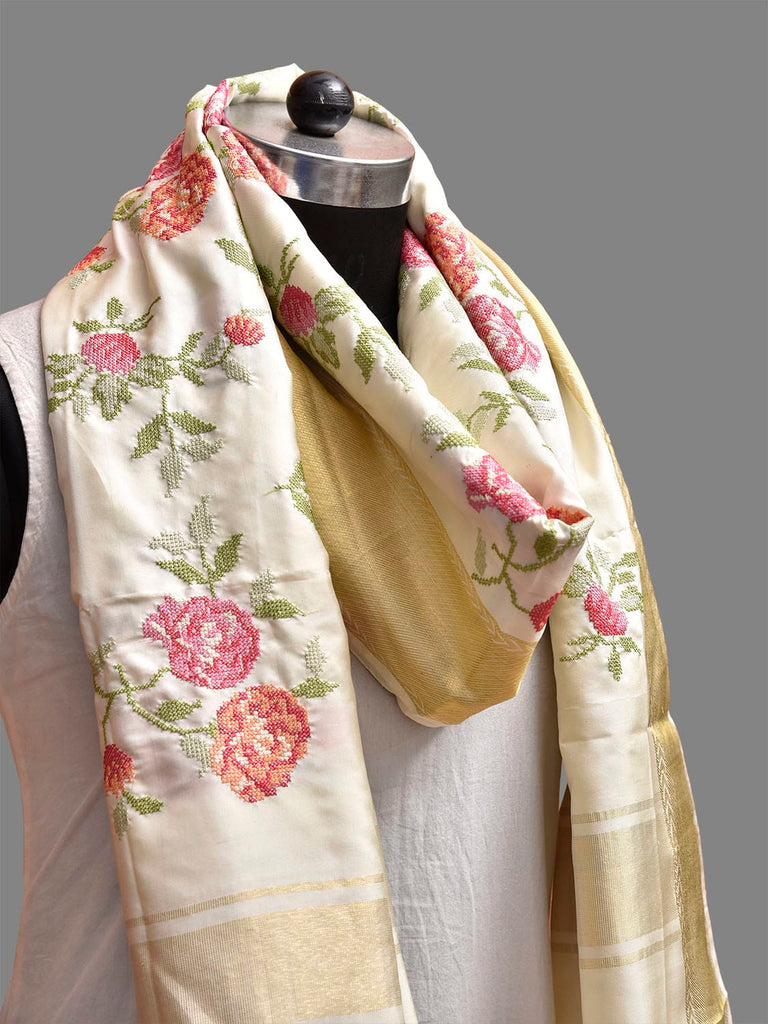 White Petite Embroidary Kanchipuram Silk Dupatta with Floral Design ds3867