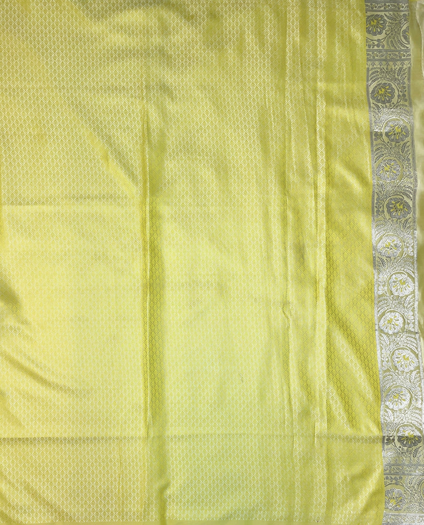 Yellow Katan Banarasi Saree with Silver Zari Floral Weaving And Grand Pallu B0627ds