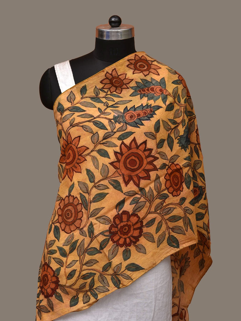 Cream Kalamkari Hand Painted Cotton Silk Handloom Stole with Floral and Peacock Design ds3140